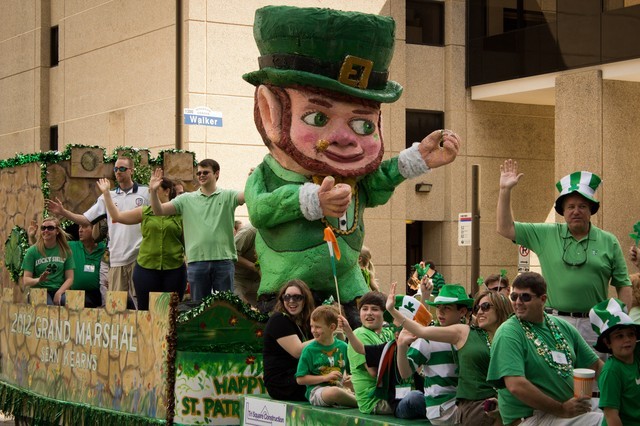 Image result for st. patrick's day parade, Sarah Worthy. Licensed under Attribution-ShareAlike. - See more at: https://www.tendenci.com/photos/332/in/15/#sthash.GbfKzChr.dpuf